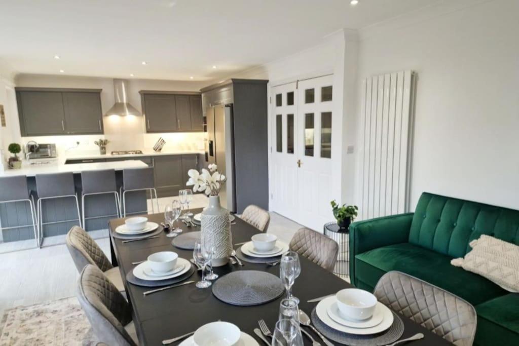 Beautifully Done 5 Bed Barn Conversion In Heswall - Sleeps Up To 10 Exterior photo