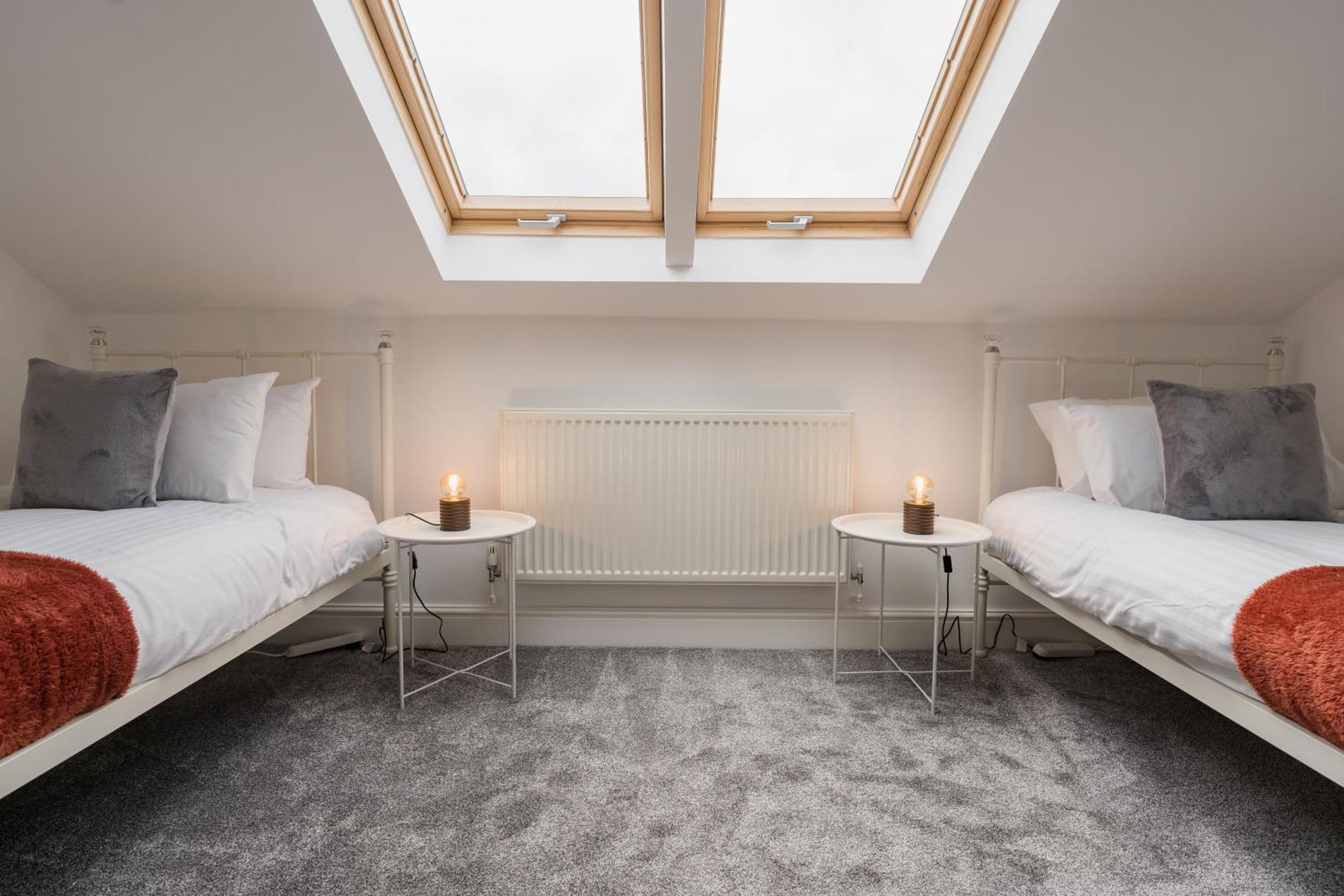 Beautifully Done 5 Bed Barn Conversion In Heswall - Sleeps Up To 10 Exterior photo