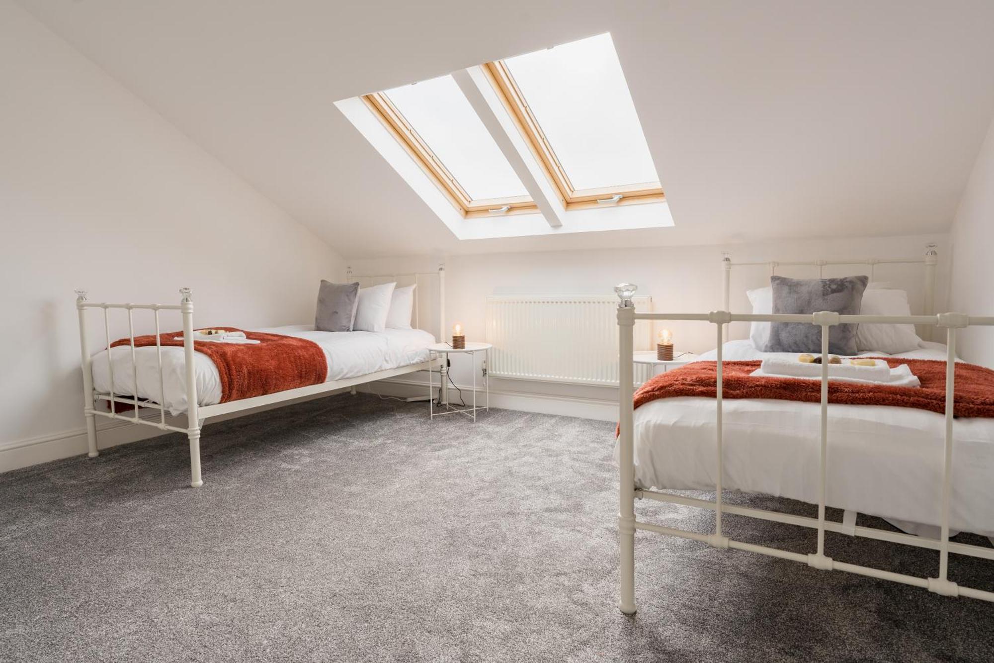 Beautifully Done 5 Bed Barn Conversion In Heswall - Sleeps Up To 10 Exterior photo